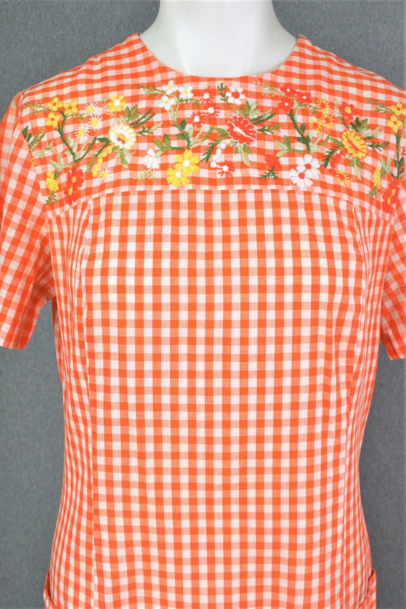1960s Gingham Embroidered Shift Estimated size image 1