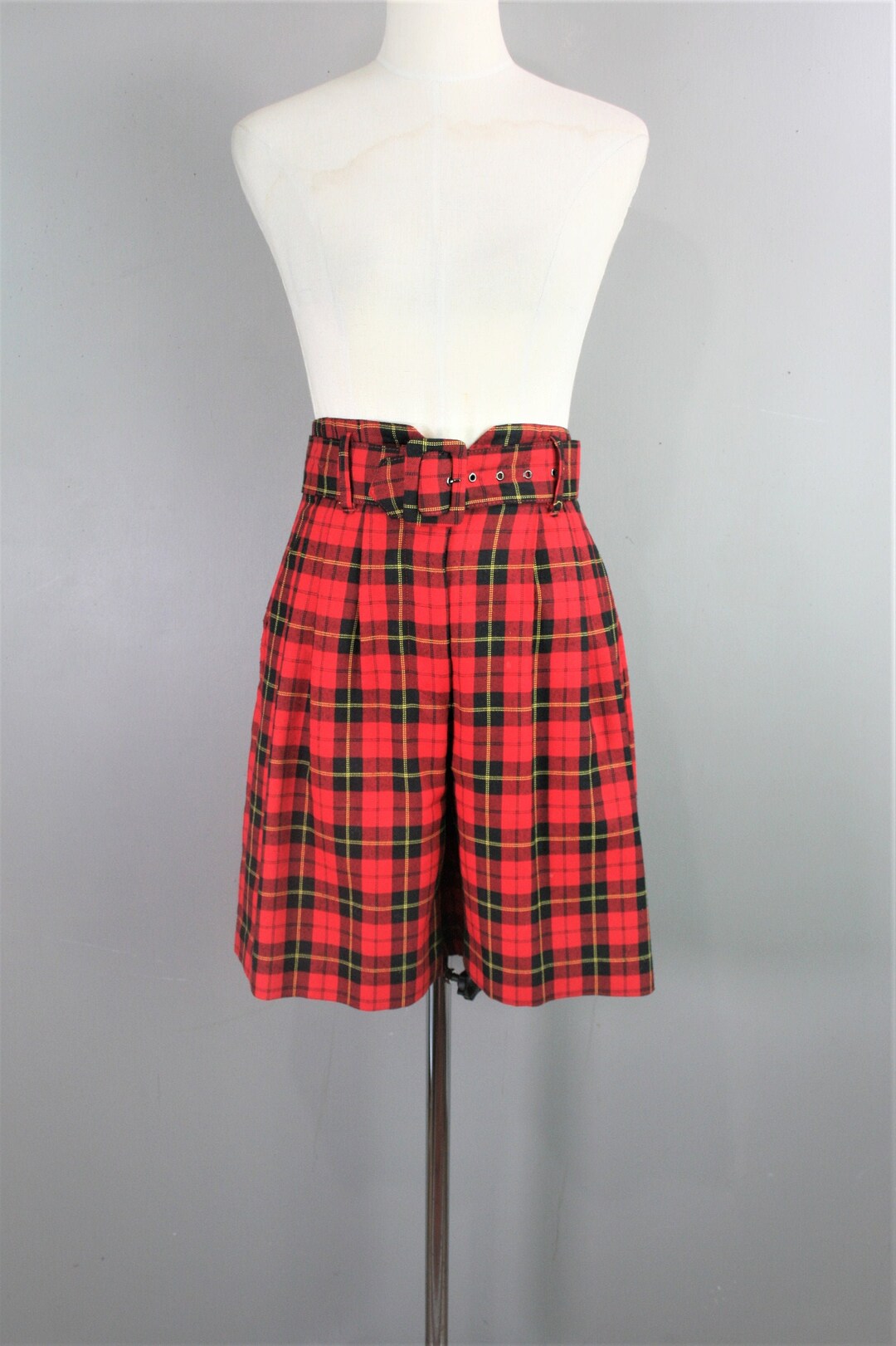 Red plaid hotsell high waisted shorts