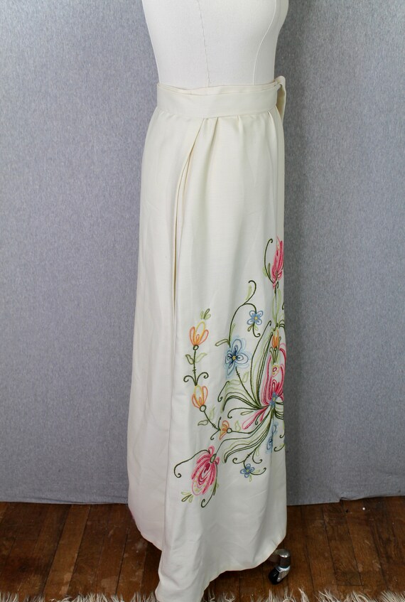 1950s-60s Chain Stitch Wrap Skirt - Embroidered M… - image 3