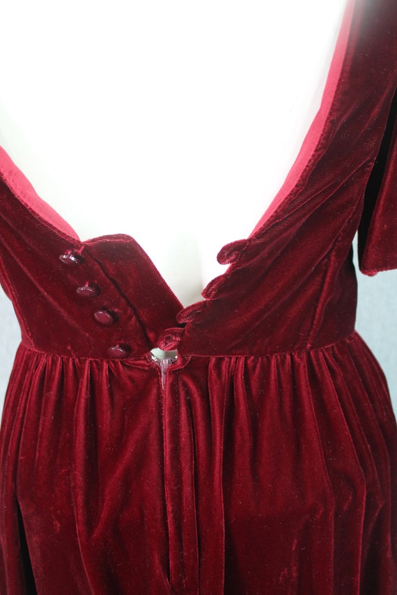 1980s Red Velvet Party Dress || Puff Sleeves || L… - image 5