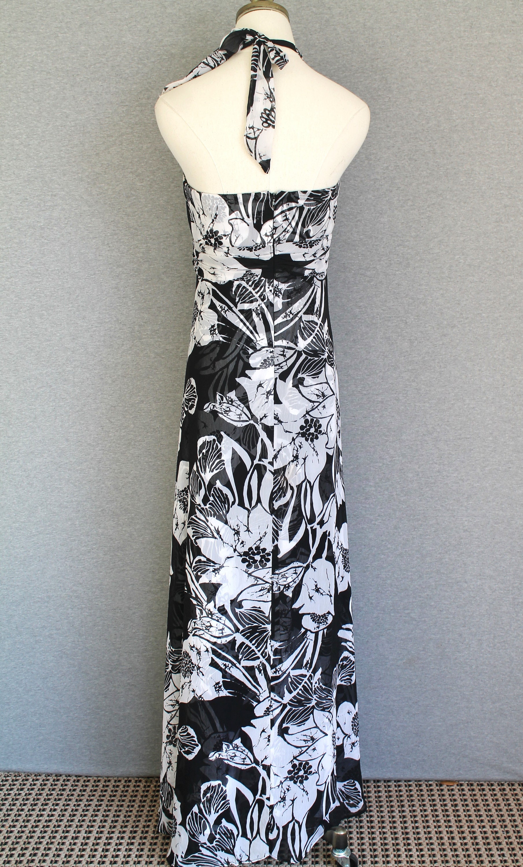 floral.halter dress Cipriana Backless Halter Maxi Dress Floral Pink main image 0