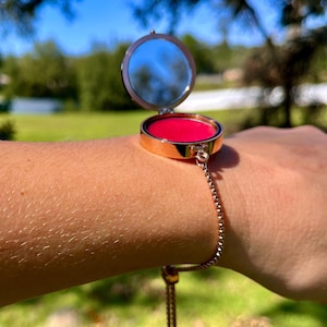 Personalisiertes Rose Gold Lippenbalsam Spiegel Medaillon Armband, besonders angefertigt für Brautjungfern, Mutter, Mädchen und Frauen Geschenke, Lehrer, Abschlussball, Strand Ostern