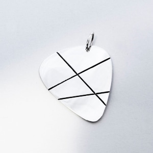 Pendentif médiator guitare