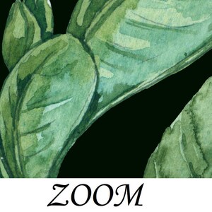 Op de afbeelding: Waterverfschilderij van groene bladeren met een zwarte achtergrond. De bladeren hebben verschillende groentinten en zijn gedetailleerd met aquarelverfstreken. Het woord "ZOOM" staat in een cursief lettertype onderaan de afbeelding.