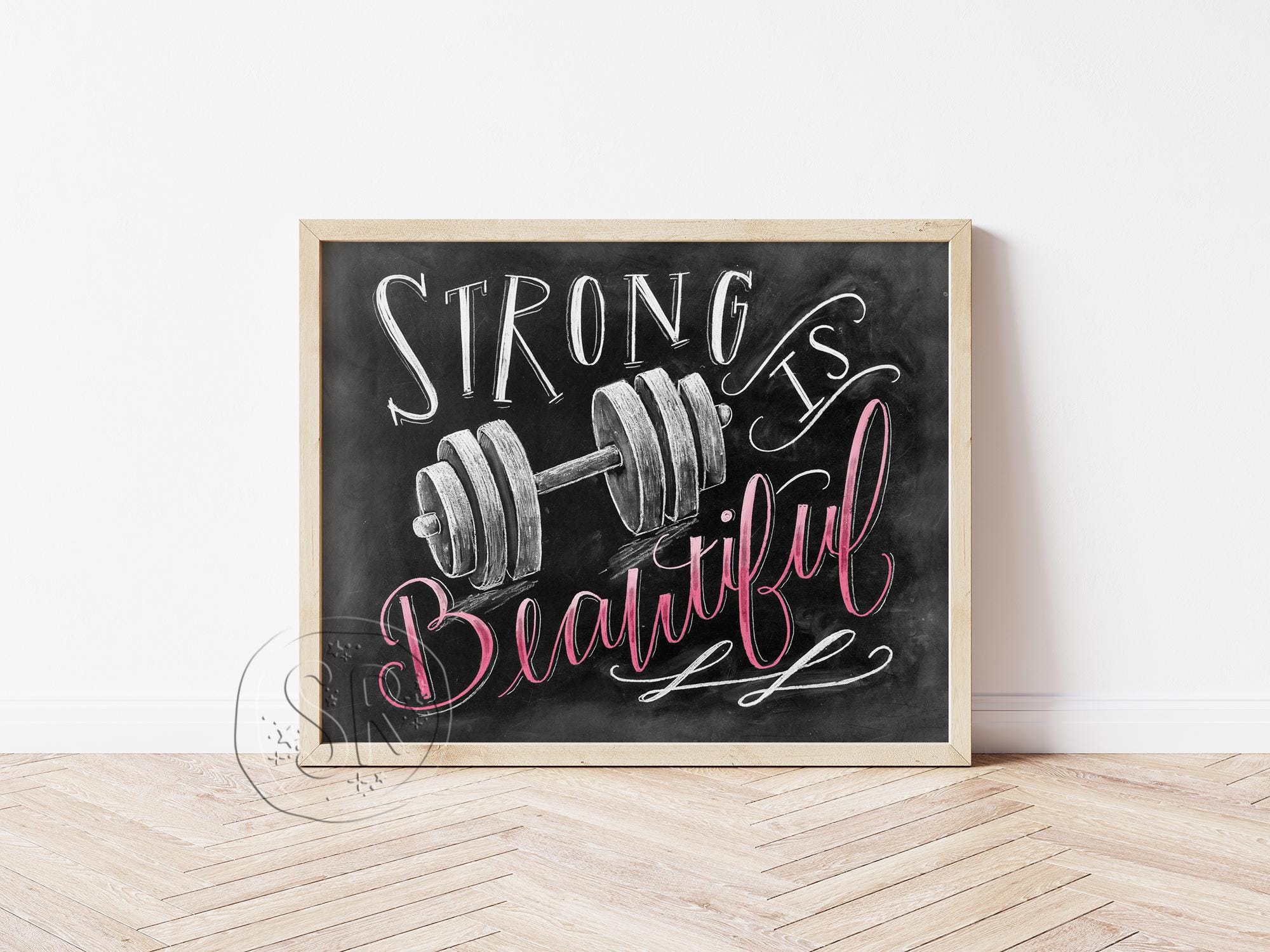 Strong Is Beautiful チョークボード ジム アートプリント、ジム 