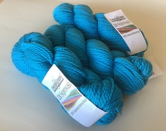 Cascade SUPERWASH 128 yarn 100 gr skein in Turquoise. Color 812. Merino Wool. Destash yarn. Dye lot 15569