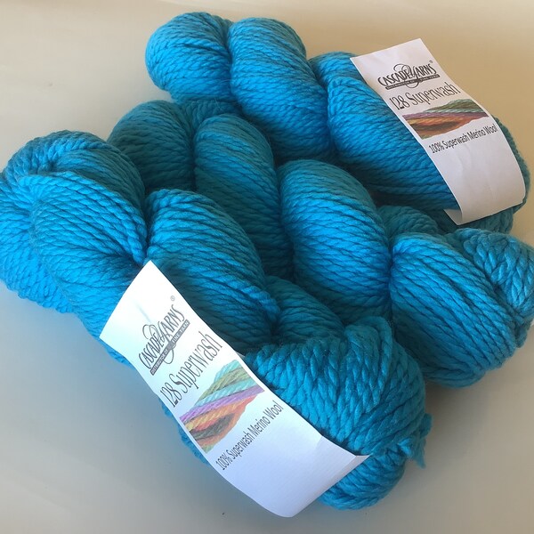 Cascade SUPERWASH 128 yarn 100 gr skein in Turquoise. Color 812. Merino Wool. Destash yarn. Dye lot 15569