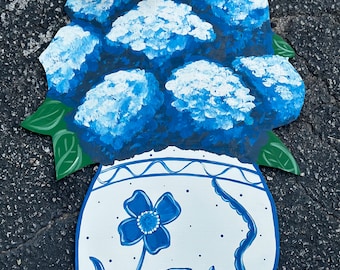 Blue Hydrangea Wreath, Chinoiserie Door Hanger, Front Door Year Round Hydrangea Wreath, Blue and White, Flowers Pot, Hand-Painted Willow Jar
