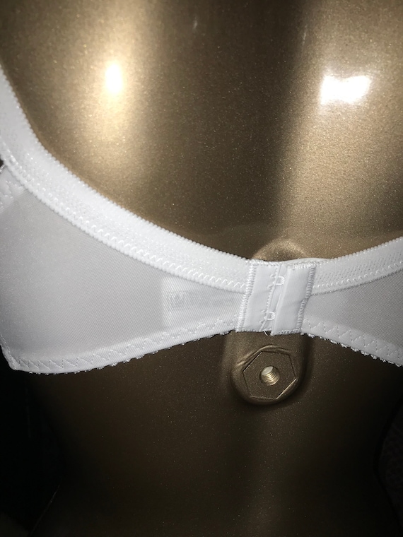 New Original Gemm Style Cb210 Non Wired White Vintage Hook Eye Bra