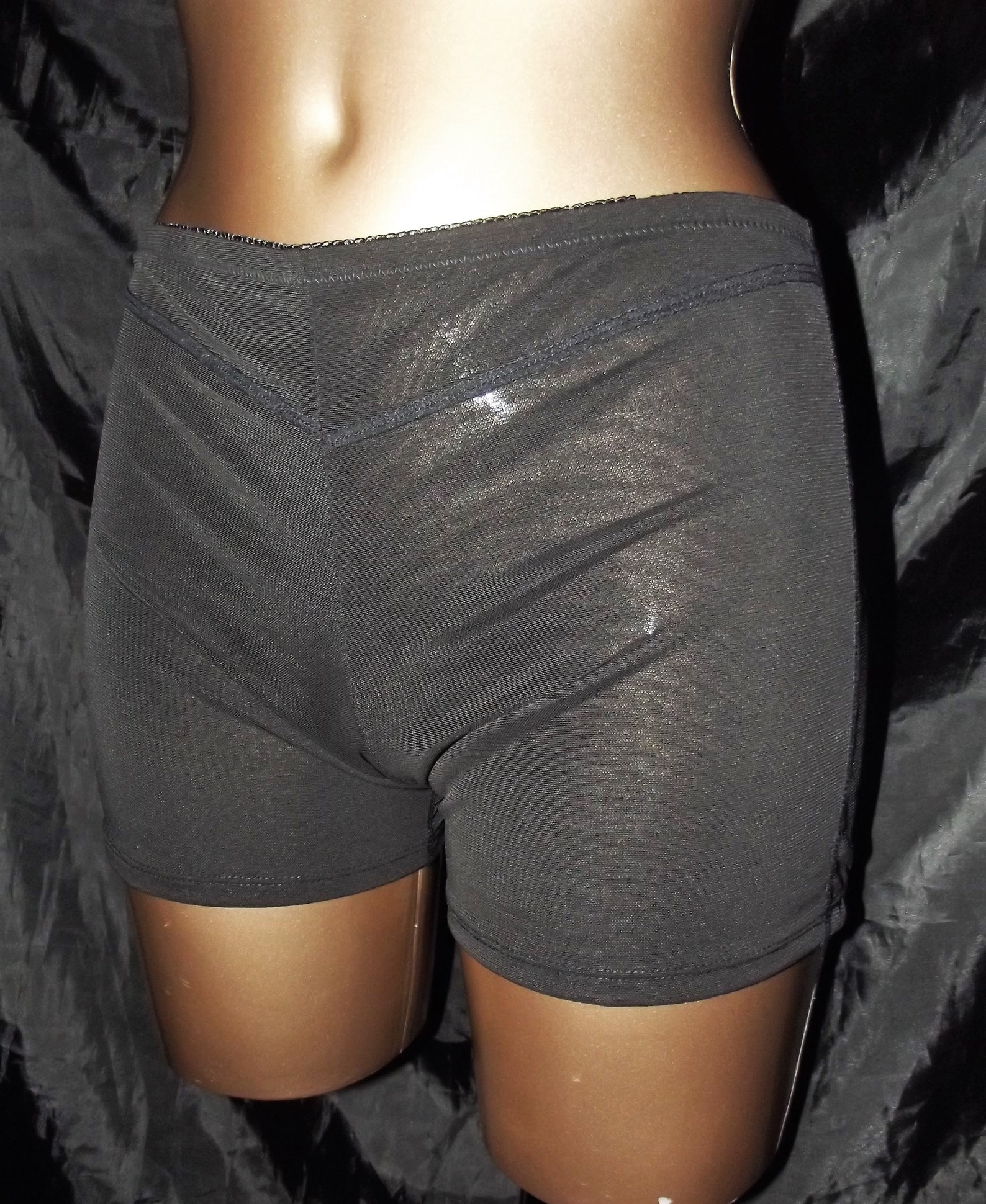 Vintage Style Knickers Peephole Back Support Panties Knickers Black