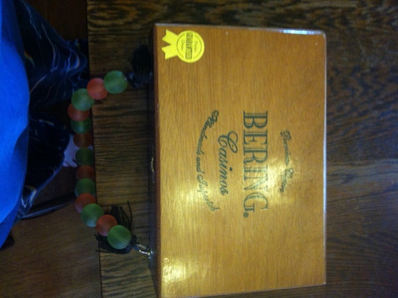 Matzah Cigar Box Purse - image 2