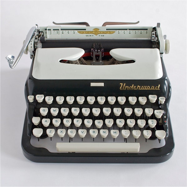 1950's underwood deluxe quiet tab typewriter