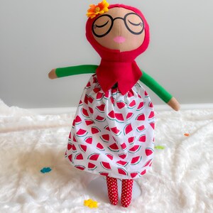 Poupée hijabi - poupée musulmane - poupée musulmane en tissu - 18 pouces - poupée faite main - cadeau de naissance - baby shower - poupée hijab - poupée de peau moyenne