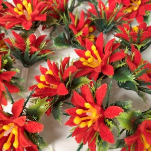 20 Vintage Small Poinsettia Flowers Flocked Flower Greenery Craft Supply Lot Plastic Kitsch Red Green Christmas Xmas Holiday Holly Leaves