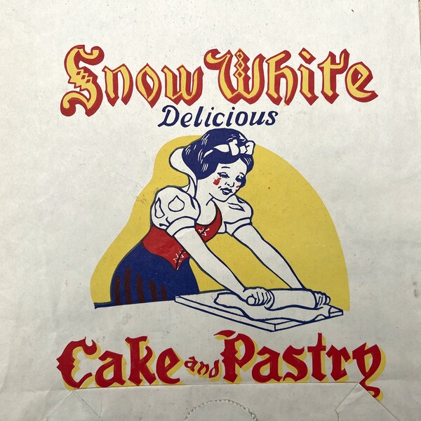 Snow White Vintage Flower Bags 1950s 60s Kitsch Great Graphics Midcentury Advertising Packaging Cake Disney Style Fairy Tale Lg.  5 lb As Is