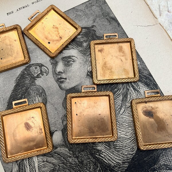 6 Vintage Picture Frame Pendant Stampings Retro Brass Framed Stamping Lot Set Jewelry Craft Supply Pendant Hanger Square Patina