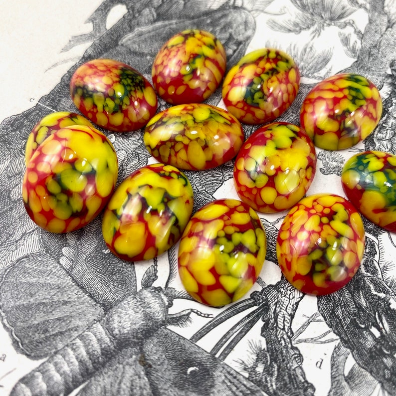 12 Vintage Fire Color Oval Cabochons Red Yellow Speckled 20 x 15mm Rounded Dome Domed Cabochon Lot Set West German Dragon Like