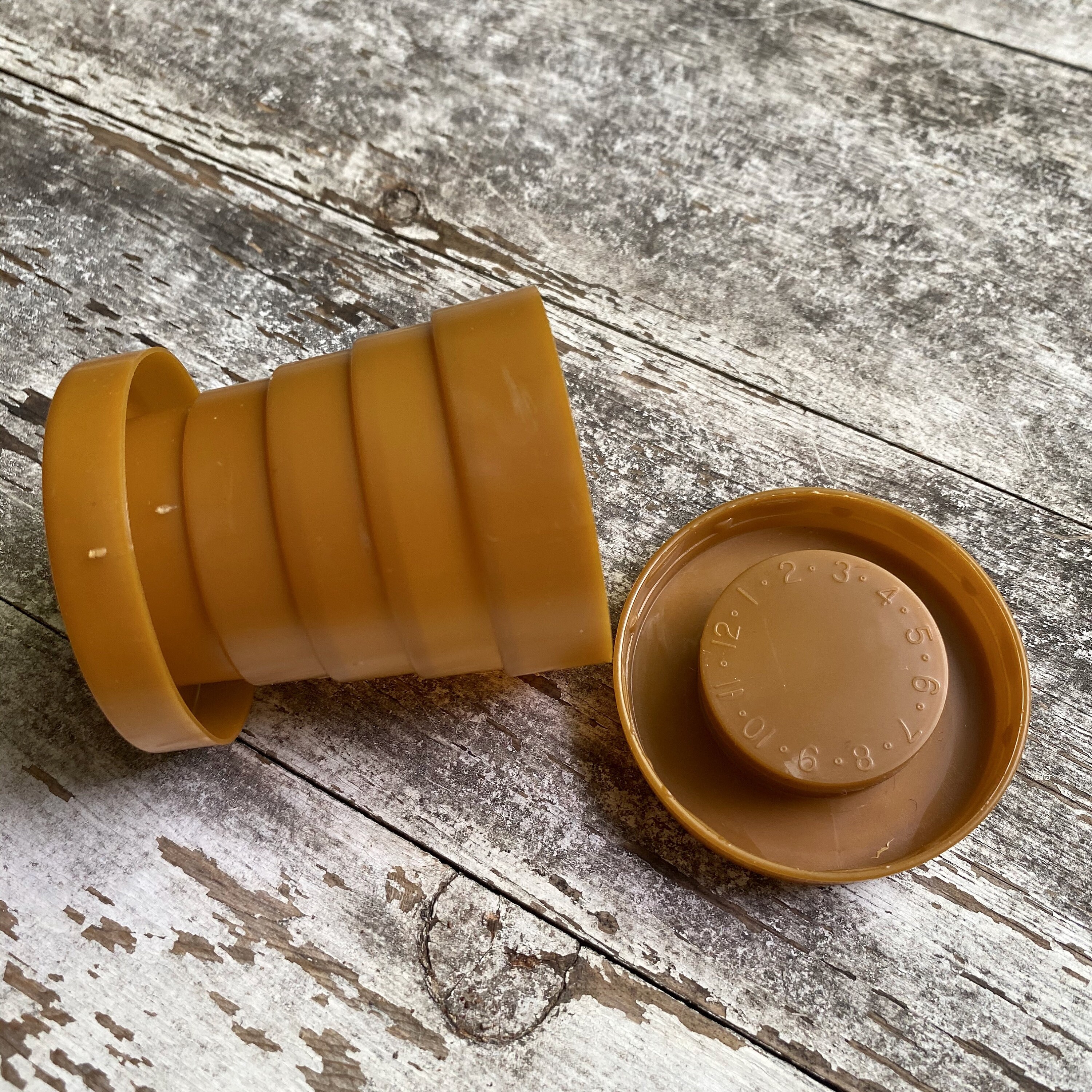 CUP PILL - TASSE PLIABLE AVEC PILULIER