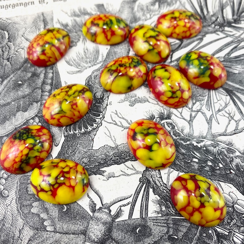 12 Vintage Fire Color Oval Cabochons Red Yellow Speckled 20 x 15mm Rounded Dome Domed Cabochon Lot Set West German Dragon Like