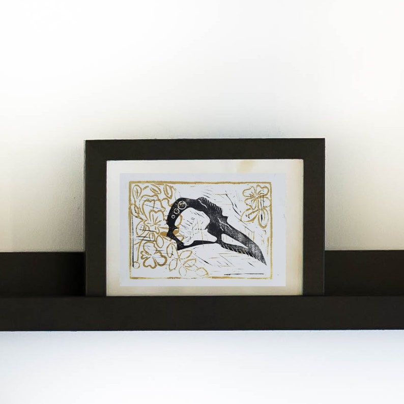 Bird skull with flowers