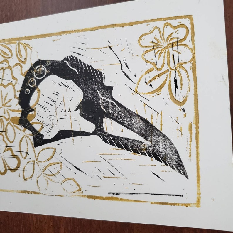 Bird skull with flowers