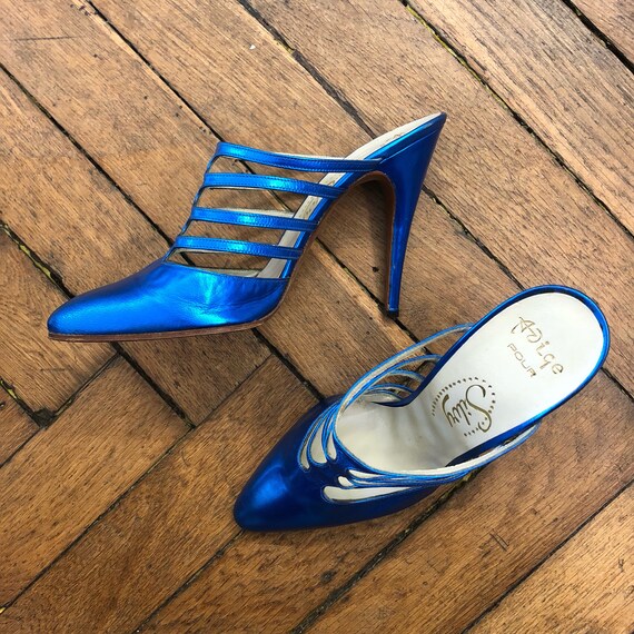 metallic blue pumps