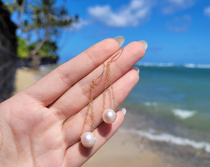 Featured listing image: The Kulu Momi Simple Freshwater Pearl Chain Drop Earrings