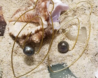 Freshwater Pearl Earrings, Ili&#39;Ili Handmade Earring, Memory wire Earrings, Mermaids, Beachy Jewelry, Wire wrapped, Made to Order, Gifts