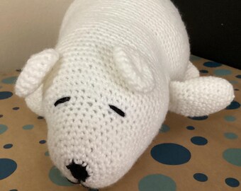 Amigurumi Crochet Bear: Sleepy White Plush Toy