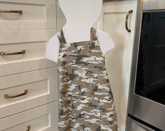 Child Size Camo Print Apron with Pocket