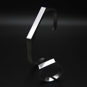 Herenarmband manchet minimalistische armband en ring handgemaakte sieraden voor mannen zilver geometrisch ontwerp cadeau voor hem 316L roestvrij staal gestroomlijnde set