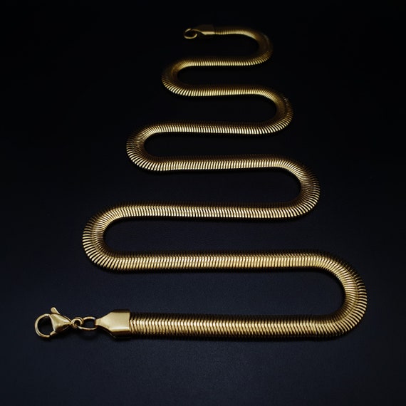 Yellow Gold Herringbone Chain Men's Bracelet 8