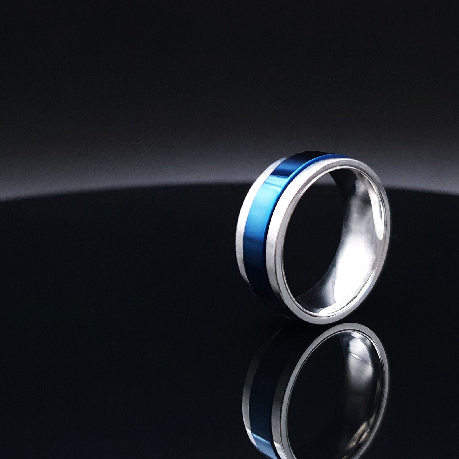 Bague rotative minimaliste en acier inoxydable