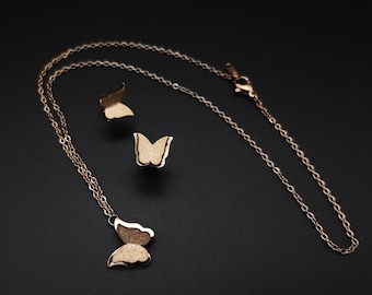 Collier pendentif papillon délicat en or rose avec boucles d'oreilles assorties. Bijou fait main. Collier pendentif papillon. Cadeau pour fille. Un bijou unique pour elle.