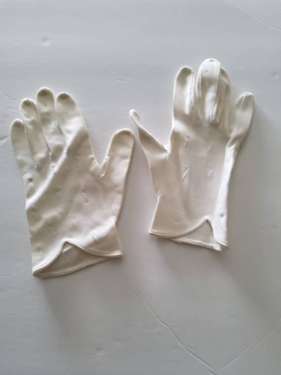 Vintage girls white cotton gloves