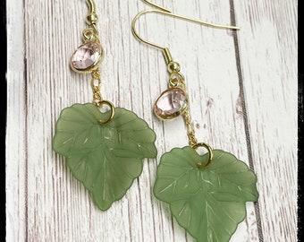 Crystal Dangling Earrings - Leaf  Earrings - Crystal Earrings with leaves - Elvish Earrings