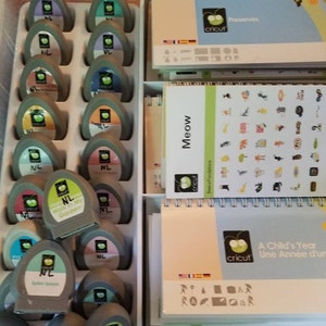 CRICUT カートリッジ - 表現、パーソナル、創造 - ディズニー、ホーム デコレーション、ビーチ、旅行、フォントなど