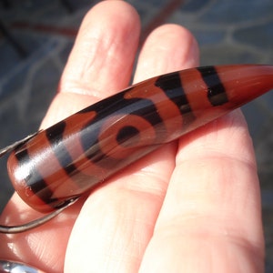 Tibetischen Karneol Halskette Alter Dzi 3 Auge Horn Form Anhänger Braun und Schwarz Unisex Anhänger Einzigartige Energie Natürliche Edelstein Halskette