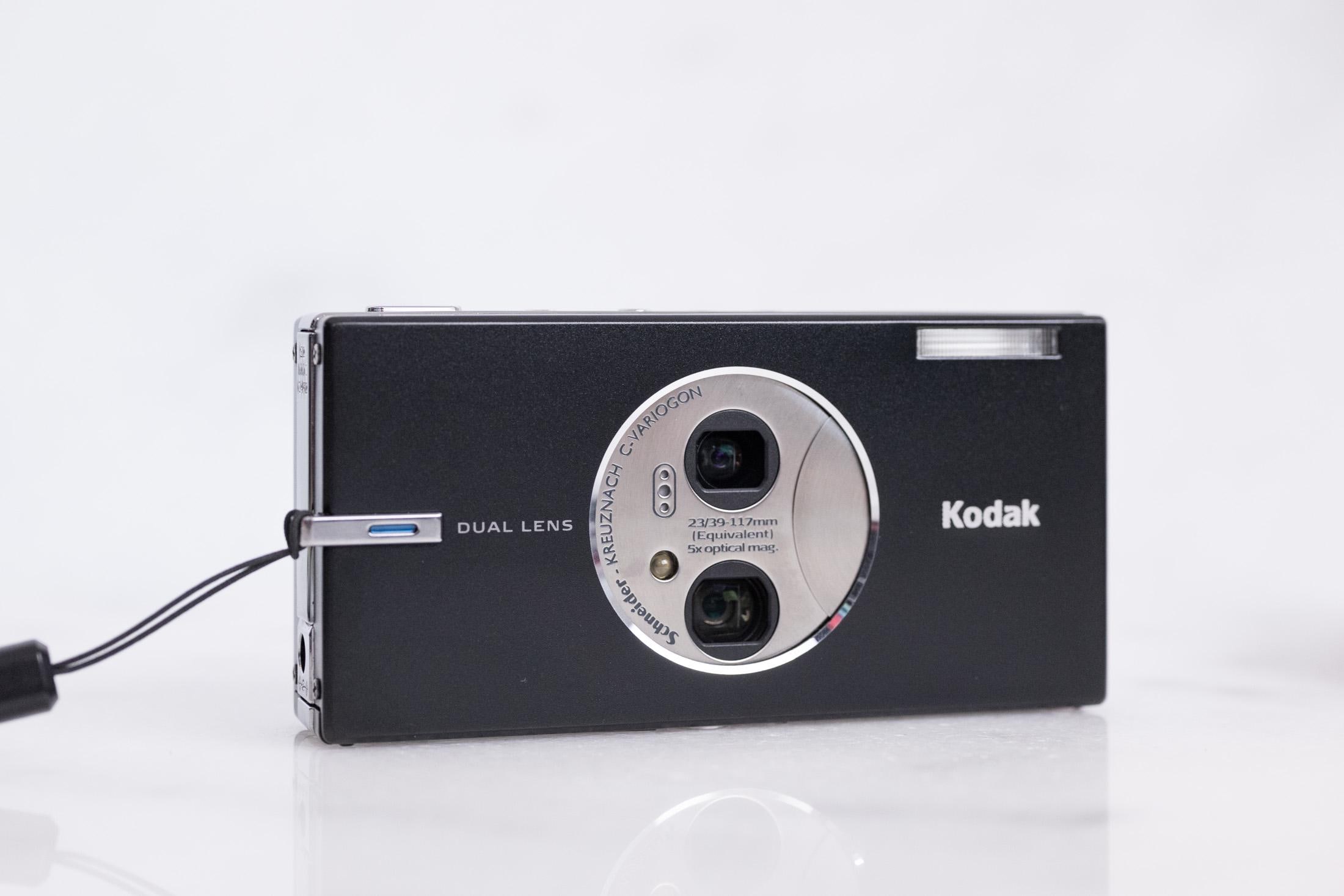 Kodak V570 デュアルレンズ 1GB SDカード付き Kodak V570 デュアルレンズ 1GB SDカード付き 懐かしのカメラ