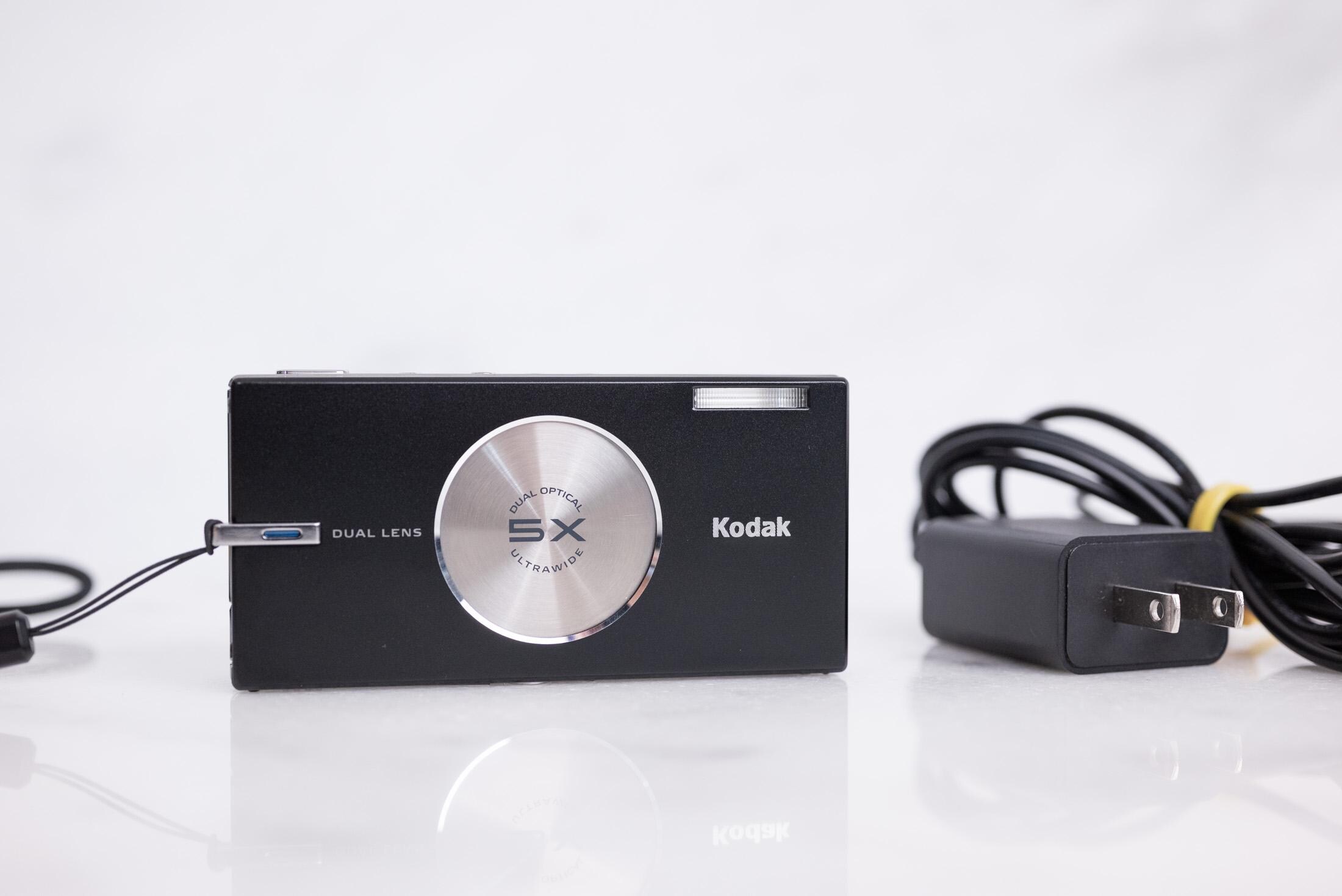 Kodak V570 デュアルレンズ 1GB SDカード付き 懐かしのカメラ