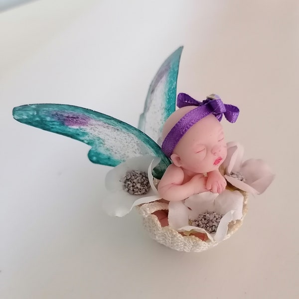 Miniatuur decoratieve babyfee Fae ooak polymeerklei