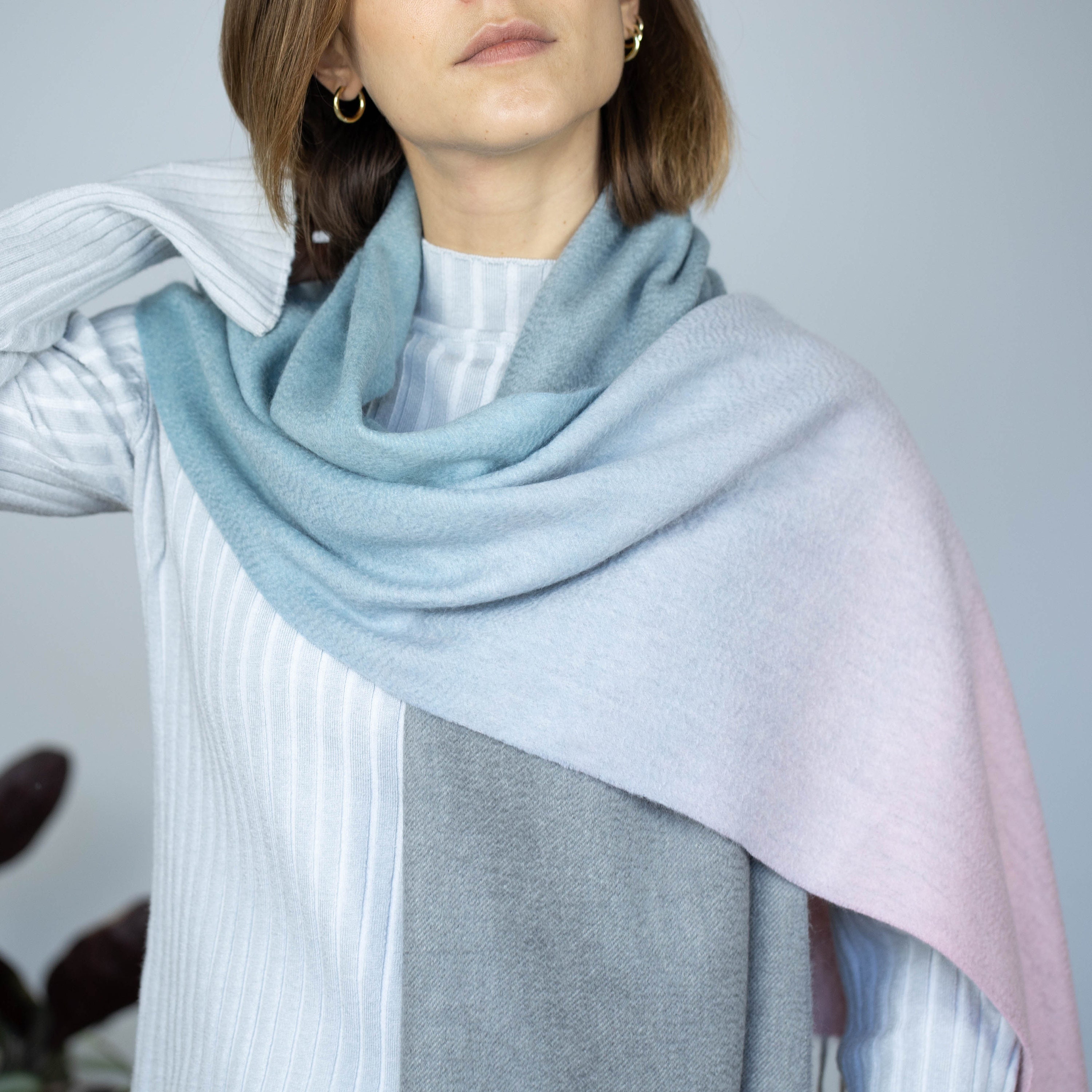 100% Cashmere Luxury Wrap Scarf in Ombre – Subtle Luxury