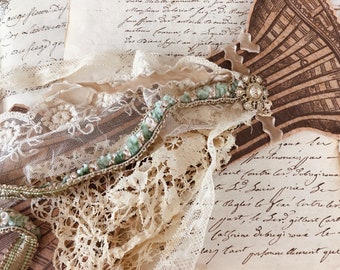 Broche con joyas vintage y restos de encaje, joyería, artesanía, accesorios, uso