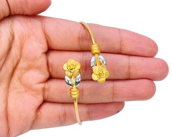 22ct Yellow Gold Two-tone Ladies Flower Flexible Bangle Bracelet