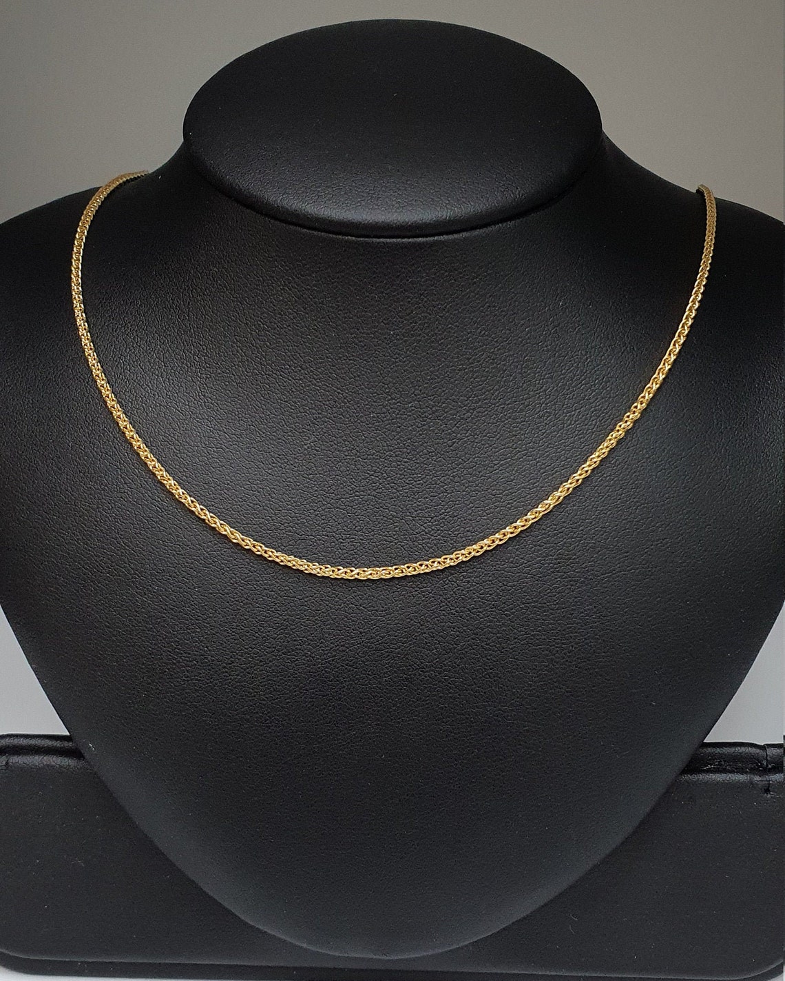 18K Yellow Gold Ladies Fancy Chain Necklace 18 Inches Long Hallmarked