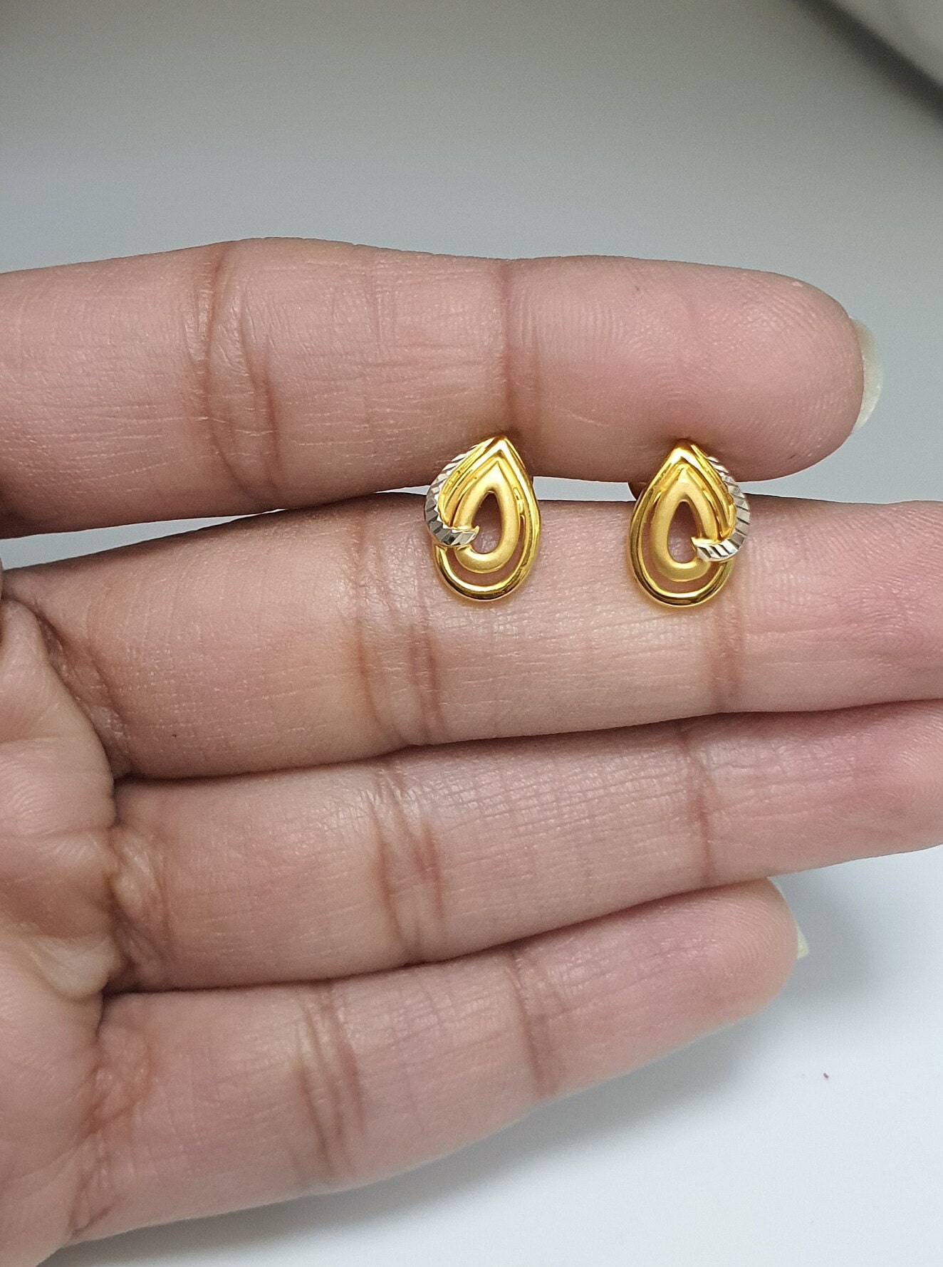 Earrings 2 grams best sale