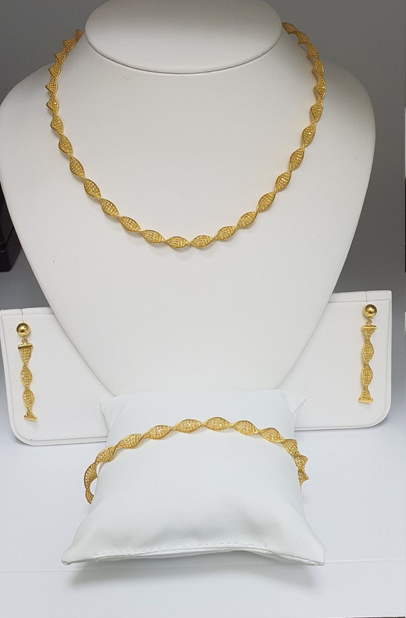 Elegant Necklace Set In 22ct Gold GNS 190