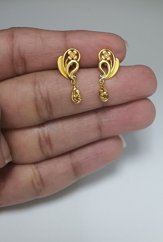 Buy Okos Fashion Crystal Jewellery Gold Platted Red Blooming Flower Design  Earrings Crafted for Girls and Women ER1000134 Online at Best Prices in  India - JioMart.