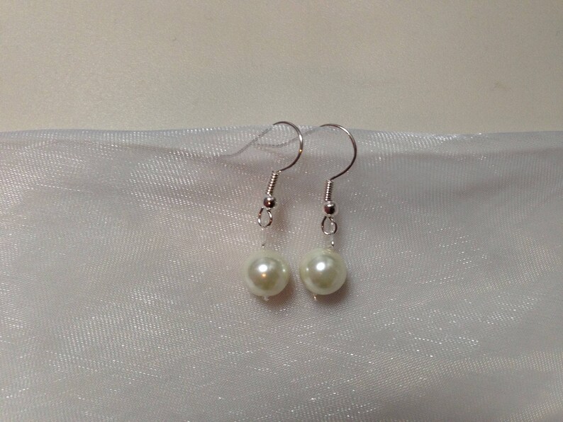 Set necklace bracelet earrings jewelry Ivory Pearl beads