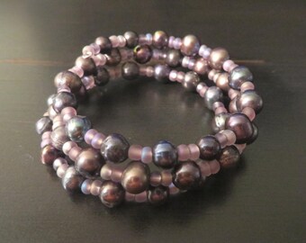 PEACOCK PEARL BRACELET  w/ Memory Wire, lavender peacock pearls & pink Czech beads - small to medium wrist size - (5-8 inch circumference)